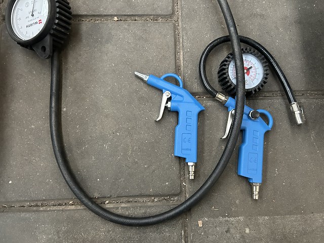 Luchtcompressor met accessoires, sgs - afbeelding 6 van  12