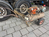 Luchtcompressor - afbeelding 1 van  4