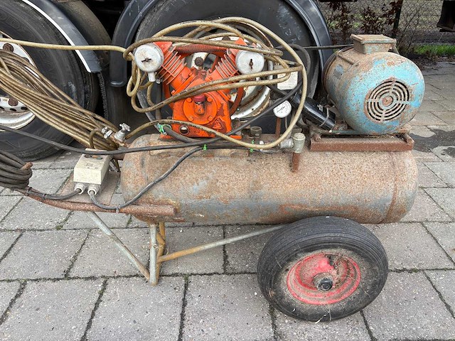 Luchtcompressor - afbeelding 2 van  4