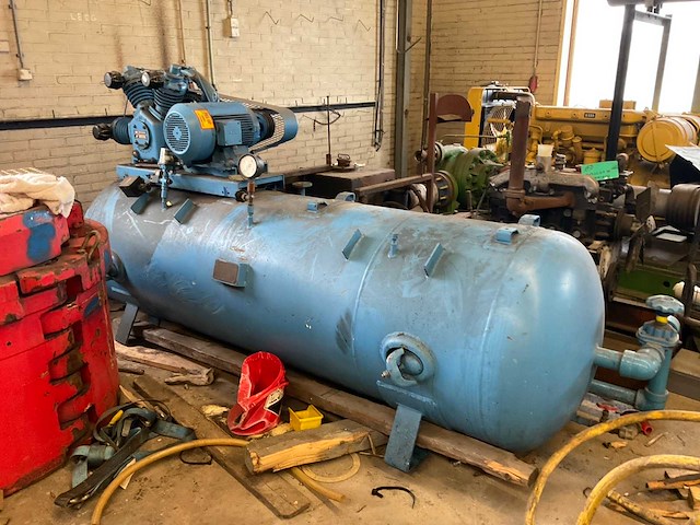 Luchtcompressor - afbeelding 1 van  5