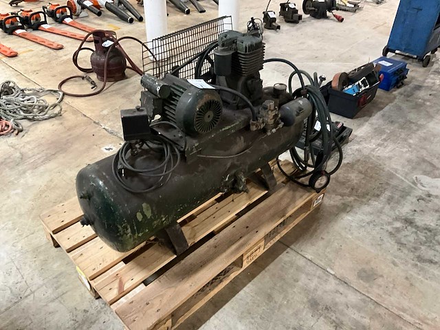 Luchtcompressor - afbeelding 1 van  7