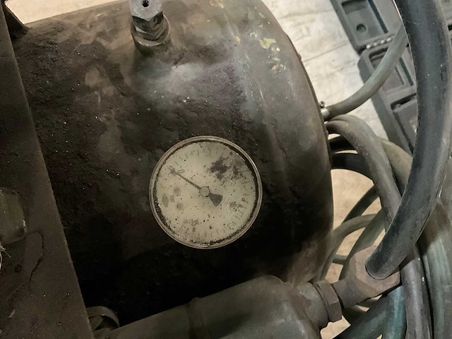 Luchtcompressor - afbeelding 4 van  7