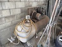 Luchtcompressor - afbeelding 1 van  2