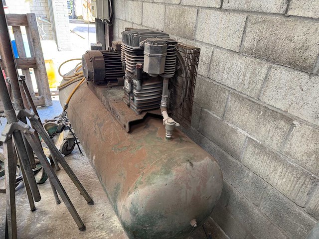 Luchtcompressor - afbeelding 2 van  2