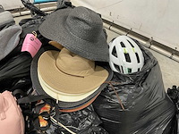 Luchthaven bagage met onbekende inhoud - afbeelding 8 van  8