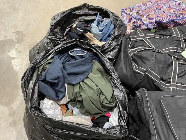 Luchthaven bagage met onbekende inhoud - afbeelding 6 van  6