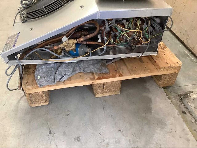 Luchtkoeling installatie (gedemonteerd) - afbeelding 7 van  7