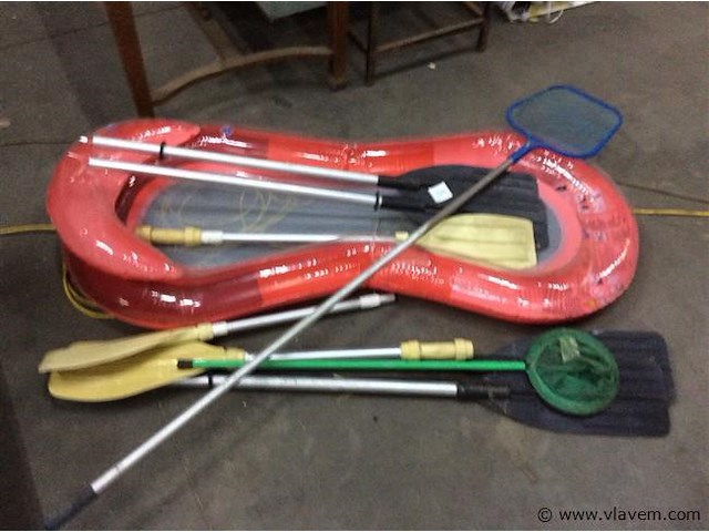 Luchtmatras + peddels + netjes - afbeelding 1 van  2