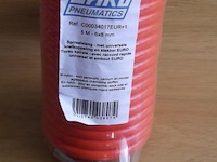 Luchtslang. - afbeelding 2 van  3