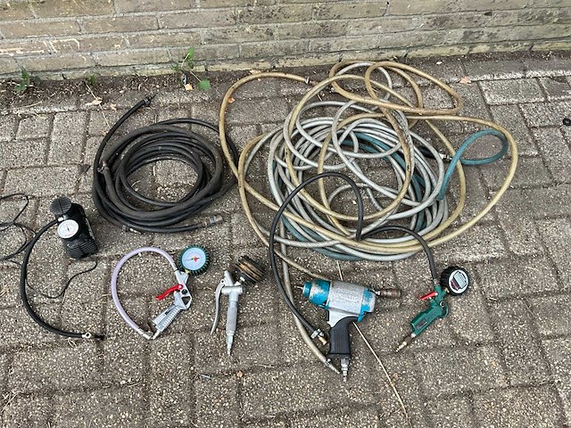 Luchtslangen + gereedschap - afbeelding 1 van  6