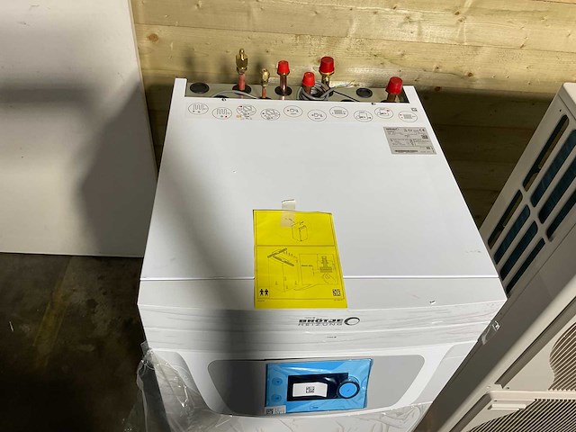 Lucht/water-warmtepomp 16kw - blw split-k (c) met verwarmelement - afbeelding 10 van  11