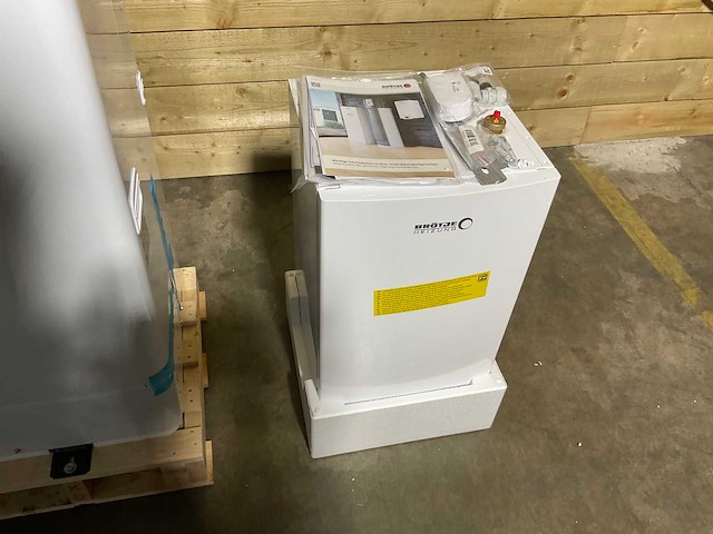 Lucht/water-warmtepomp 6kw - blw mono met verwarmelement - afbeelding 4 van  5