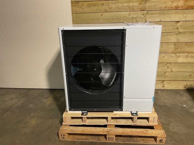 Lucht/water-warmtepomp 8kw - blw mono met verwarmelement - afbeelding 4 van  9
