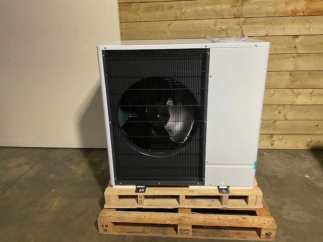 Lucht/water-warmtepomp 8kw - blw mono met verwarmingselement - afbeelding 4 van  10