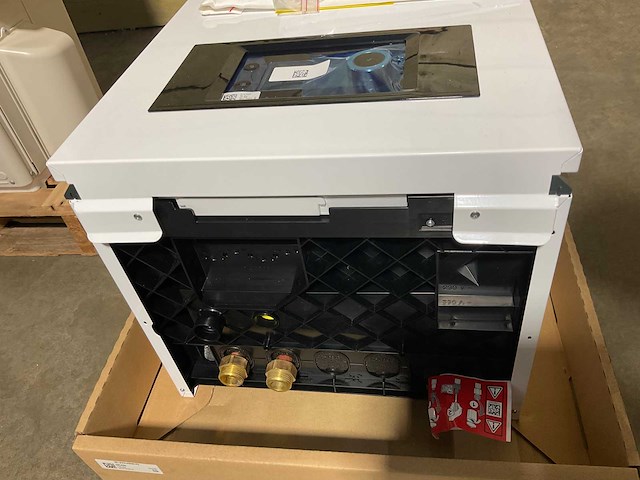 Lucht/water-warmtepomp 8kw - blw split d met verwarmelement - afbeelding 3 van  13