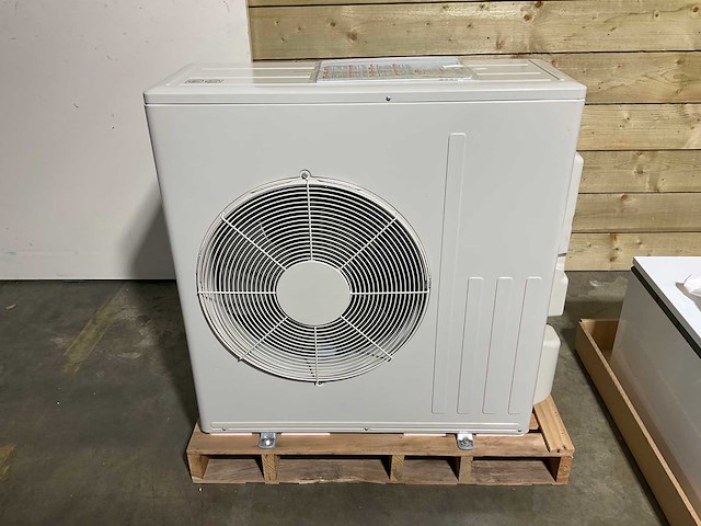 Lucht/water-warmtepomp 8kw - blw split d met verwarmelement - afbeelding 7 van  13