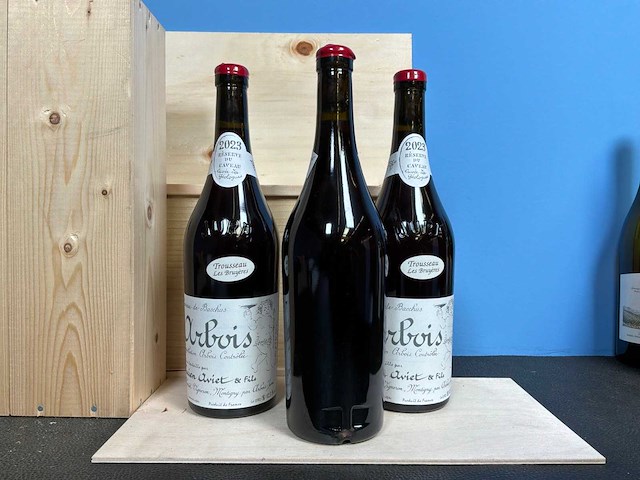 Lucien aviet et fils arbois rode wijn 2023 (8x) - afbeelding 2 van  3