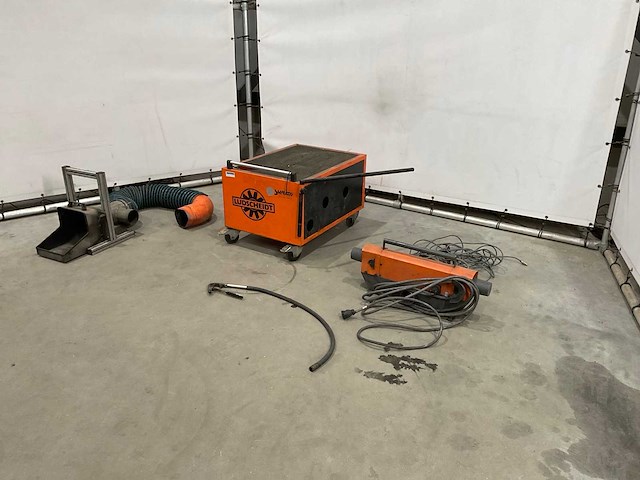 Ludscheidt - 38-000 - mobiele afzuiging - afbeelding 1 van  10