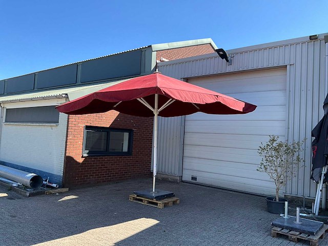 Lugano parasols (2x) - afbeelding 1 van  19