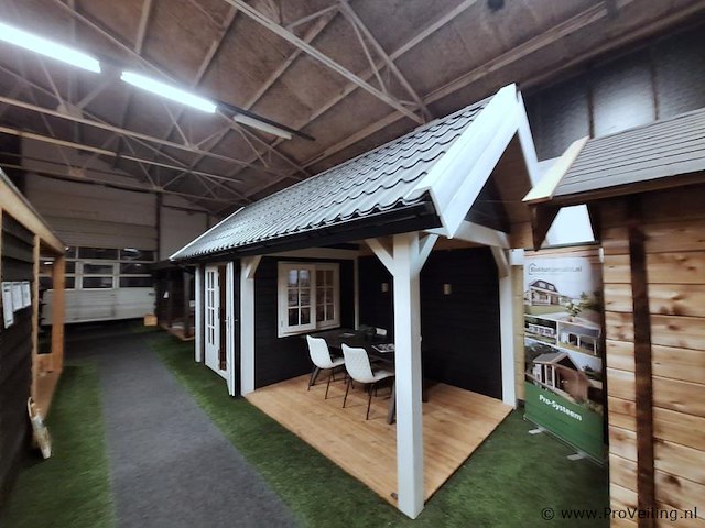 Lugarde blokhut (vuren) met veranda en zadeldak - 536x250cm - afbeelding 1 van  19