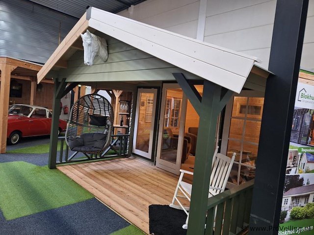 Lugarde blokhutveranda - 600x440cm - afbeelding 4 van  11