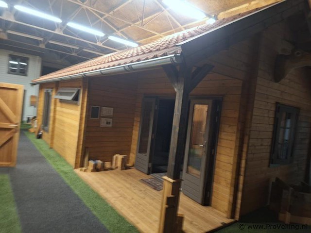 Lugarde (vuren) blokhut - 890x470cm - afbeelding 10 van  19