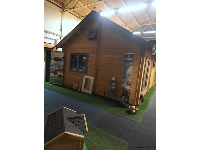 Lugarde (vuren) blokhut - 890x470cm - afbeelding 2 van  19