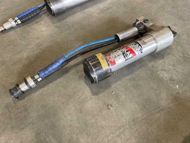 Lukas - ltr 6/570 - jaws of life hydraulische telescopische reddingscilinder/ stemel - afbeelding 1 van  5