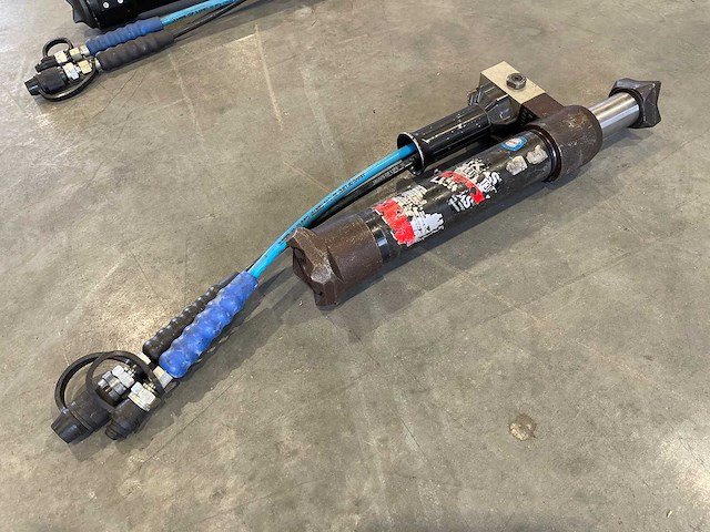 Lukas - lzr 12/300 en - jaws of life hydraulische telescopische reddingscilinder/ stemel - afbeelding 2 van  4
