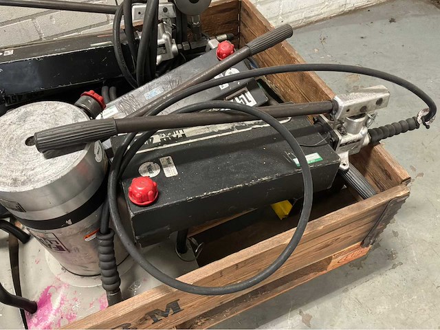 Lukas hydraulik lzm 63/200 hydraulische hefvijzels en handpompen - afbeelding 5 van  6
