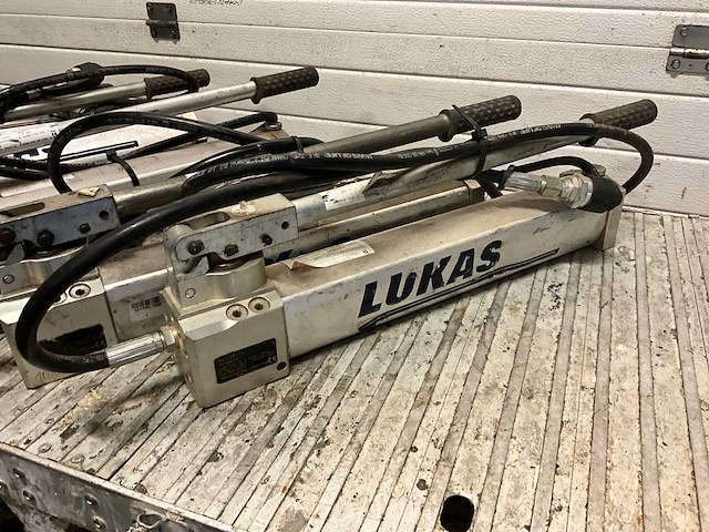Lukas lh2/0,9-70 hydraulische hogedruk handpomp (5x) - afbeelding 2 van  6