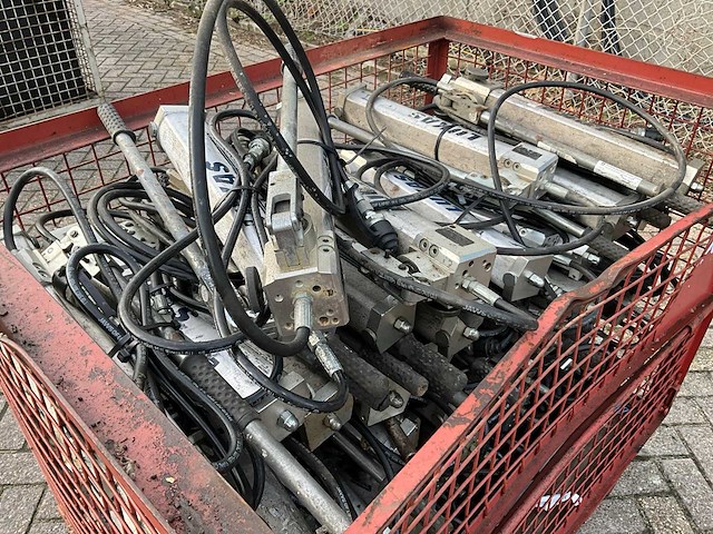 Lukas lh2/0,9-70 hydraulische hogedruk handpomp (63x) - afbeelding 1 van  8