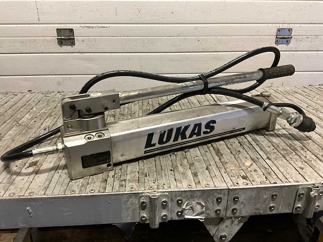 Lukas lh2/0,9-70 hydraulische hogedruk handpomp - afbeelding 1 van  5