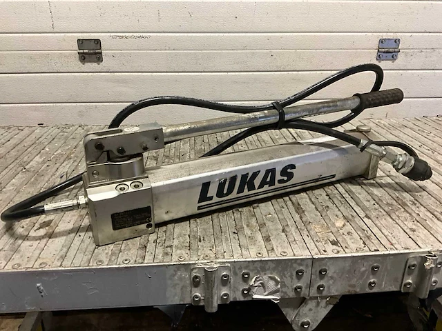 Lukas lh2/0,9-70 hydraulische hogedruk handpomp - afbeelding 1 van  5