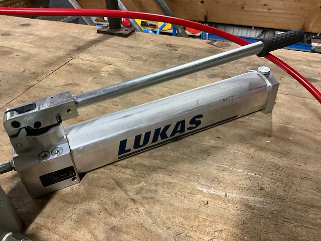 Lukas lh2/0,9-70 hydraulische hogedrukpomp met cilinder - afbeelding 6 van  6