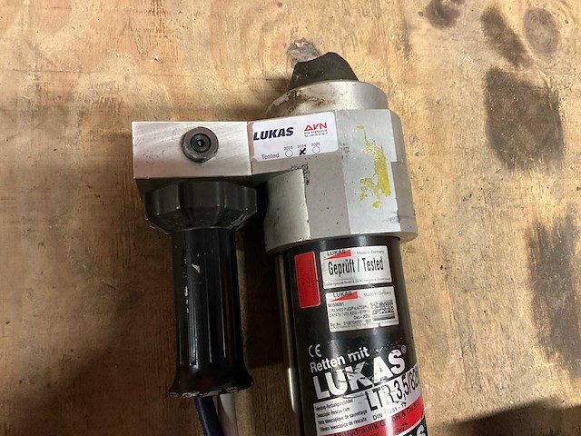 Lukas ltr 3,5/820 hydraulische 3 stage cilinder - afbeelding 2 van  5