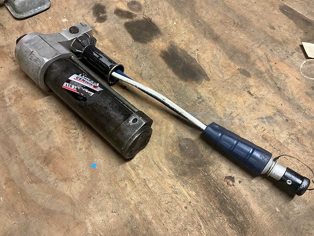 Lukas ltr 3,5/820 hydraulische 3 stage cilinder - afbeelding 1 van  5