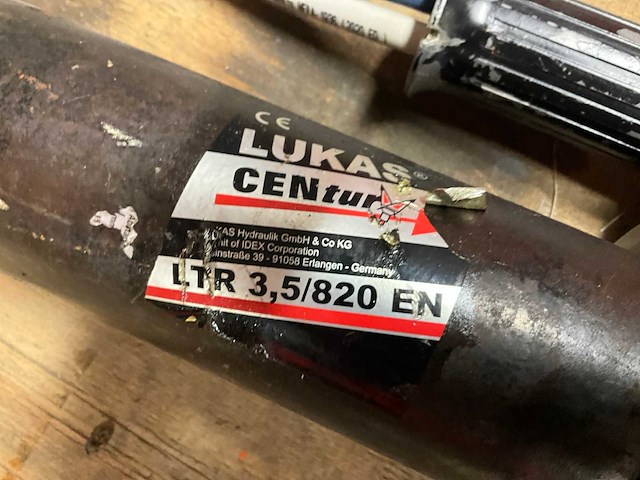 Lukas ltr 3,5/820 hydraulische 3 stage cilinder - afbeelding 4 van  5