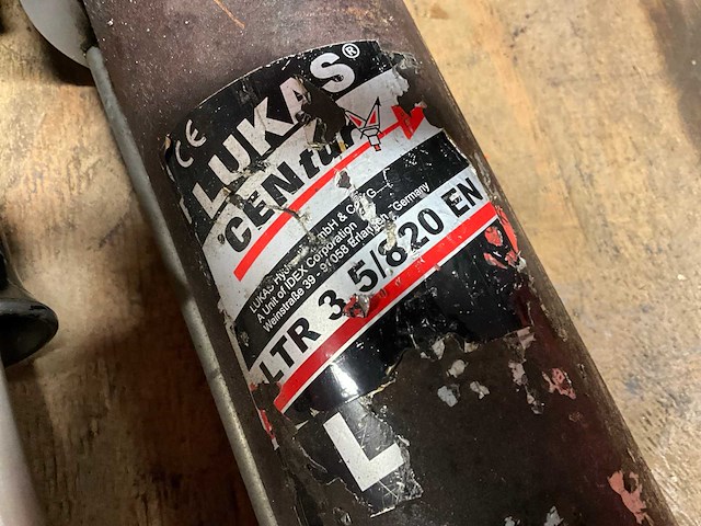 Lukas ltr 3,5/820 hydraulische 3 stage cilinder - afbeelding 4 van  5