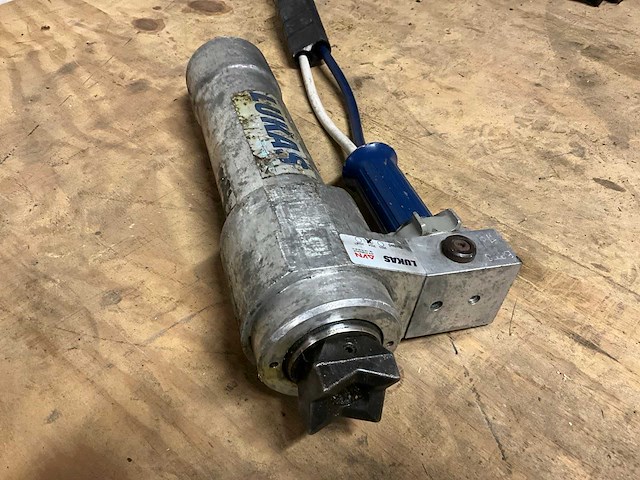 Lukas r 430 hydraulische 3 stage cilinder - afbeelding 1 van  2