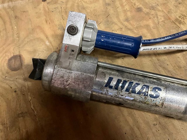 Lukas r 430 hydraulische 3 stage cilinder - afbeelding 2 van  4