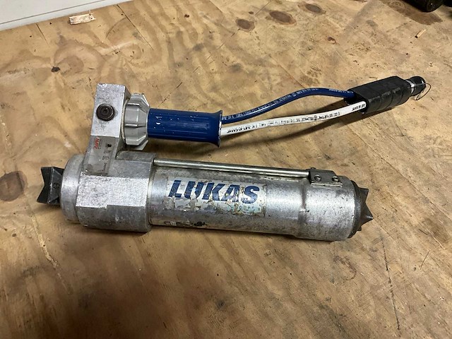 Lukas r 430 hydraulische 3 stage cilinder - afbeelding 1 van  4