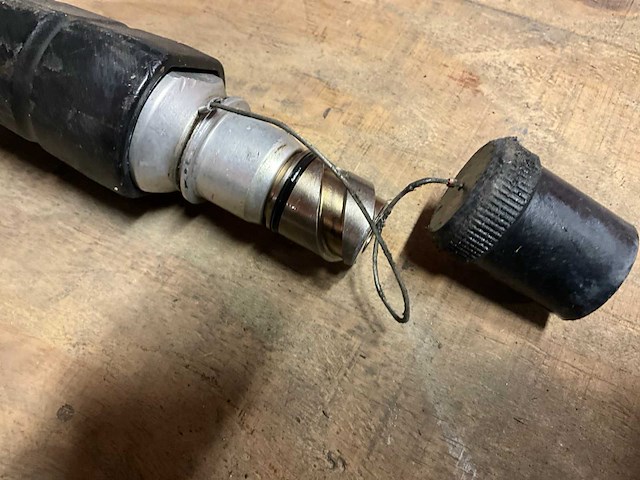 Lukas r 430 hydraulische 3 stage cilinder - afbeelding 4 van  4