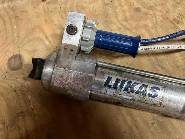 Lukas r 430 hydraulische 3 stage cilinder - afbeelding 2 van  4