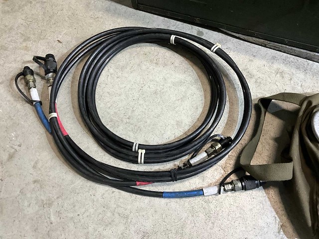 Lukas set hydraulisch redgereedschap - afbeelding 15 van  17