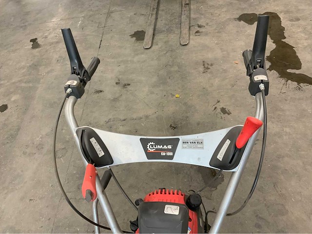Lumag - 2018 - km1000 - zelfrijdende veegmachine incl sneeuwschuiver - afbeelding 2 van  12