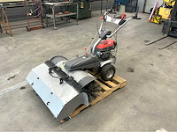 Lumag - 2018 - km1000 - zelfrijdende veegmachine incl sneeuwschuiver - afbeelding 1 van  12