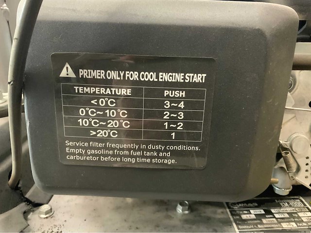 Lumag - 2018 - km1000 - zelfrijdende veegmachine incl sneeuwschuiver - afbeelding 12 van  12