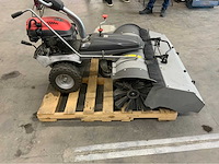 Lumag - 2018 - km1000 - zelfrijdende veegmachine incl sneeuwschuiver - afbeelding 9 van  12