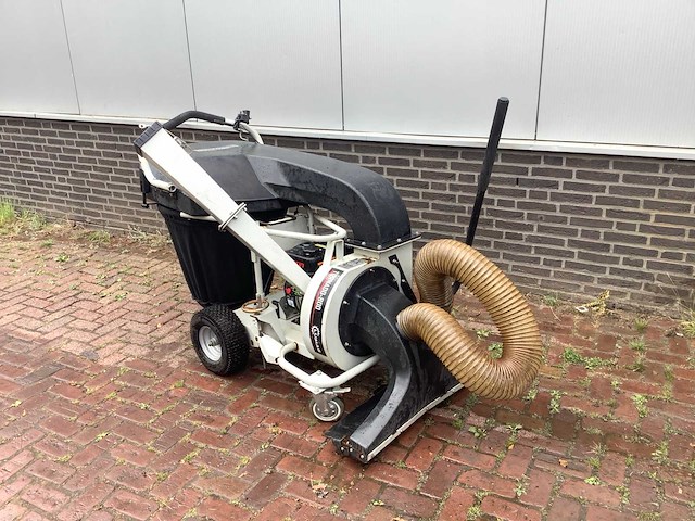 Lumag tornado 800 tuinhakselaar/bladzuiger - afbeelding 1 van  5